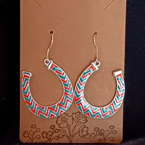 🐴 2/$9 Horseshoe earrings